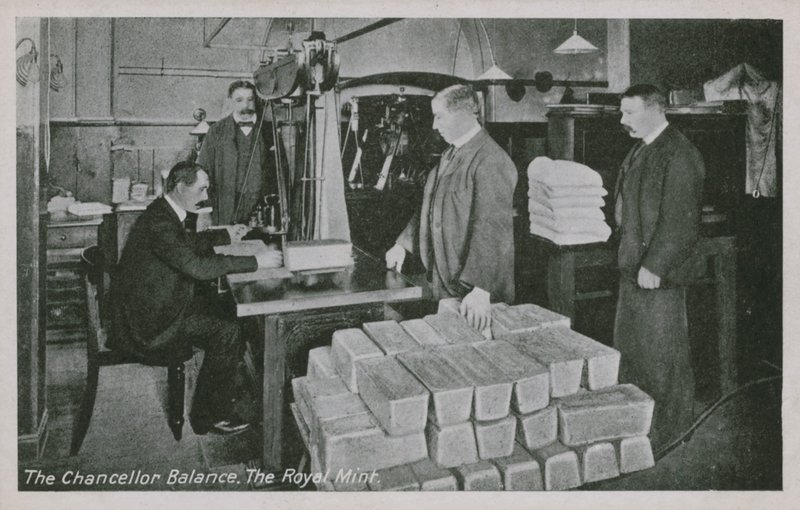 Kanslerbalansen ved Royal Mint, London av English Photographer
