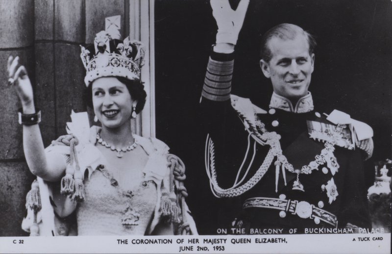 Kroningen av hennes majestet dronning Elizabeth, 2. juni 1953 (s/hvitt-bilde) av English Photographer