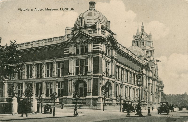 Victoria and Albert Museum av English Photographer