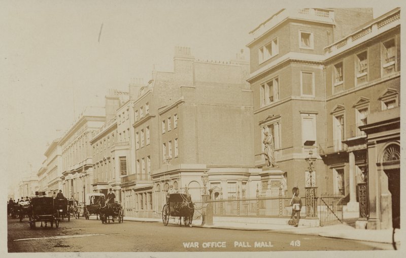 War Office, Pall Mall av English Photographer