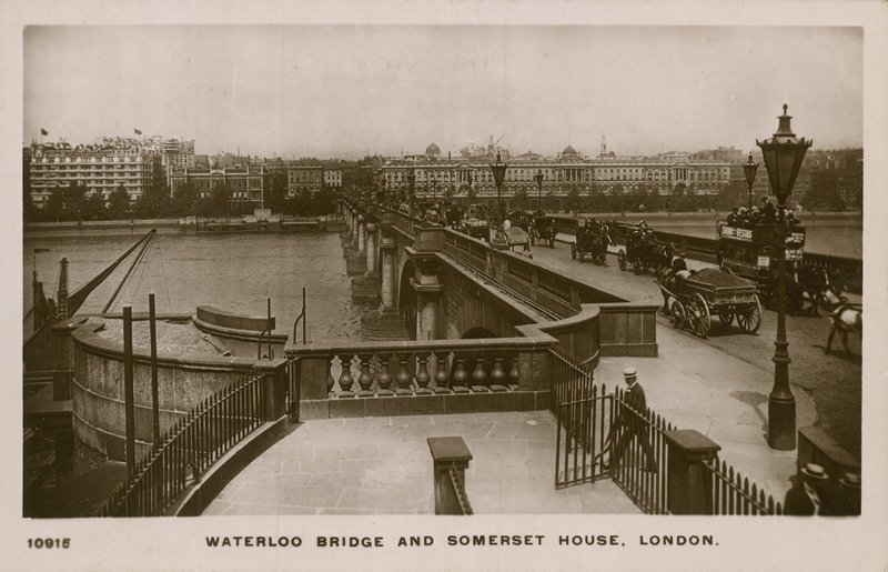 Waterloo Bridge og Somerset House, London av English Photographer