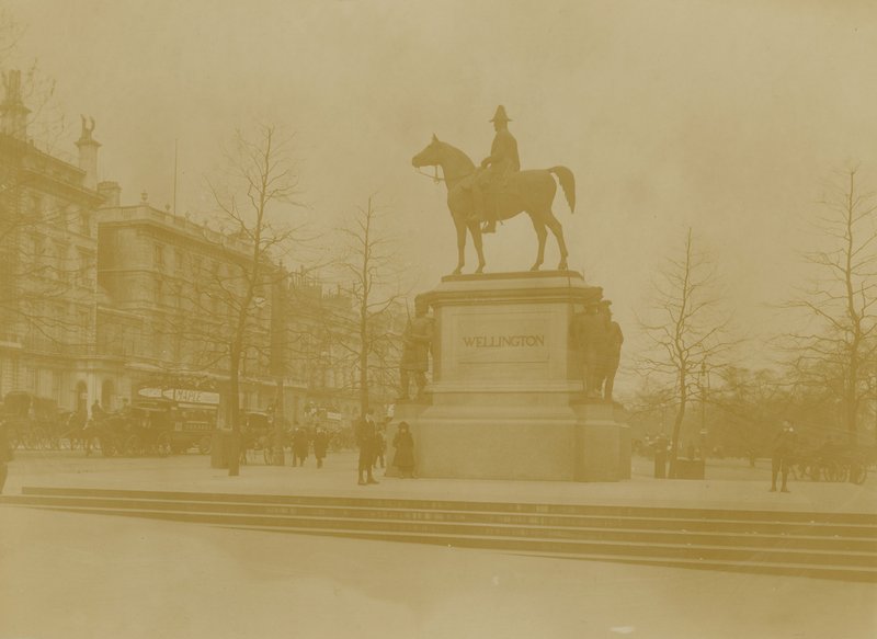 Wellingtons statue i Hyde Park, London av English Photographer