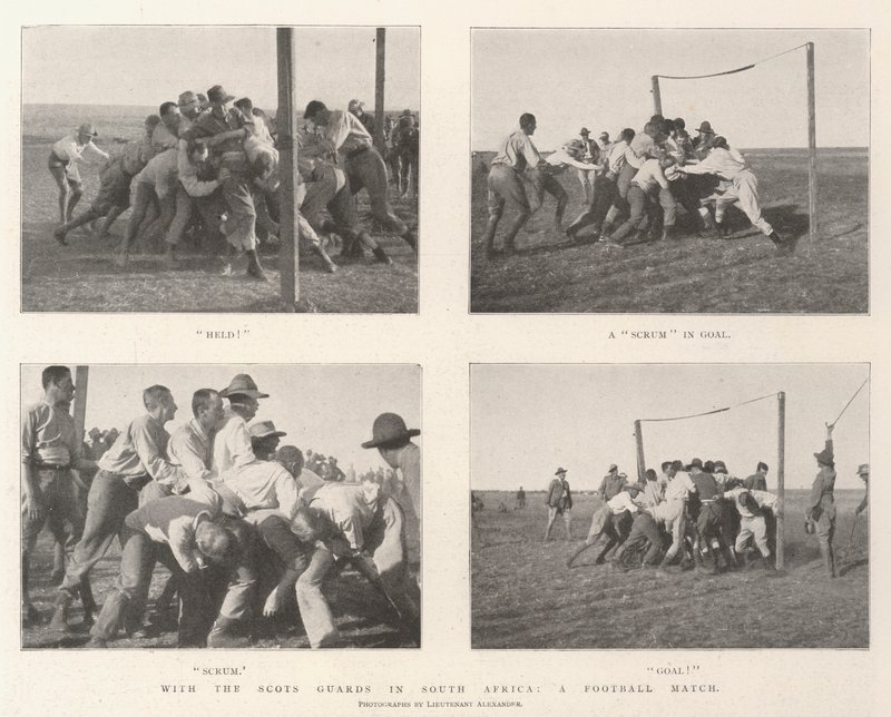 Med Scots Guards i Sør-Afrika, en fotballkamp av English Photographer