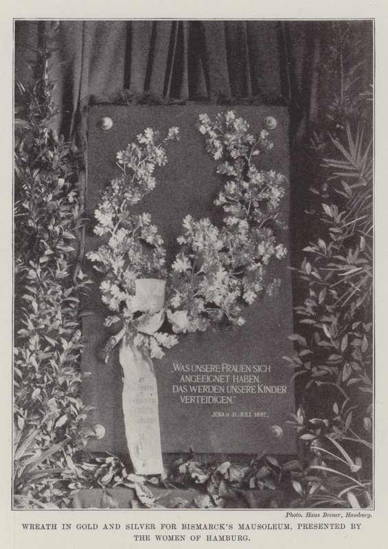 Krans i gull og sølv for Bismarcks Mausoleum, presentert av Women of Hamburg av English Photographer