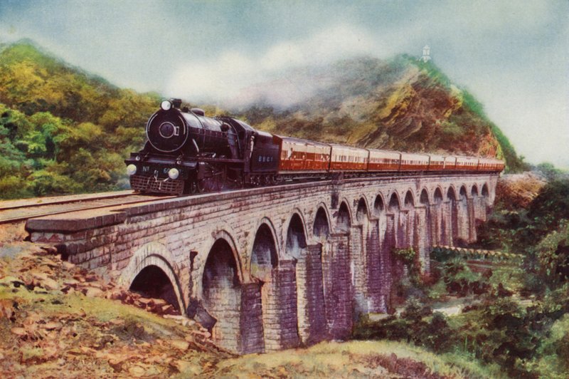 4-6-2 damplokomotiv fra Bombay, Baroda og Central India Railway som drar Frontier Mail som passerer over en viadukt mellom Bombay og Delhi (farge litho) av English School