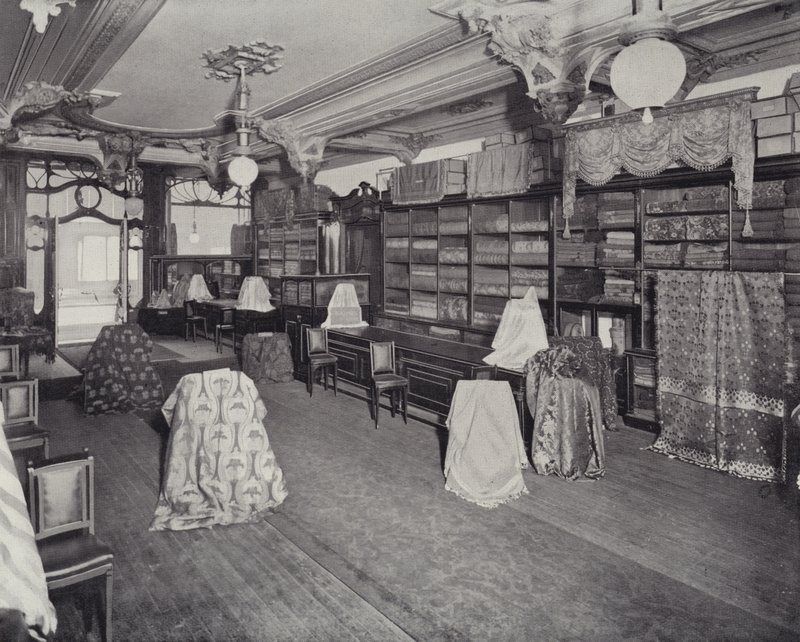 Innredningsgardineravdeling, Harrods (litho) av English School