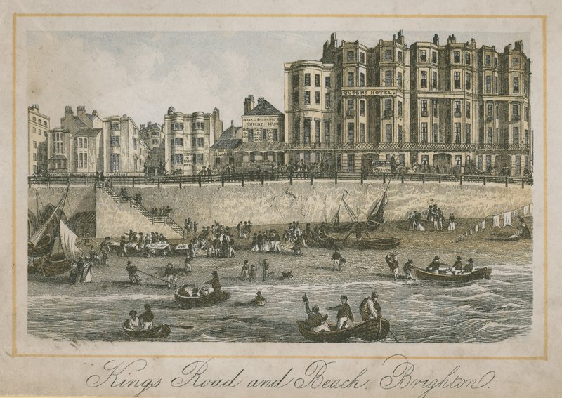 Generell utsikt over Kings Road og stranden i Brighton av English School