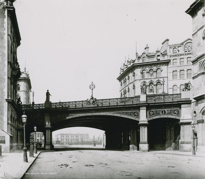 Holborn Viadukt; fotografi av English School