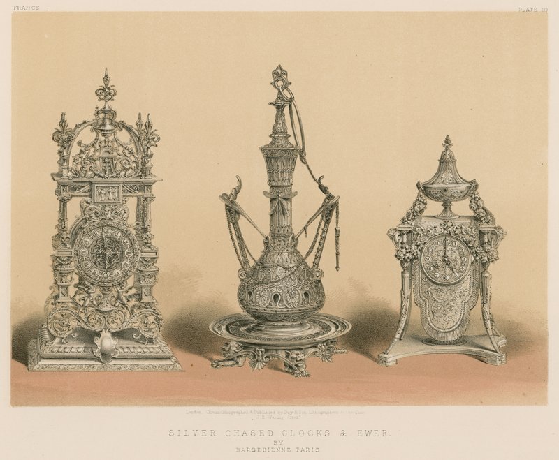 Silver Chased Clocks and Ewer av Barbedienne, Paris av English School