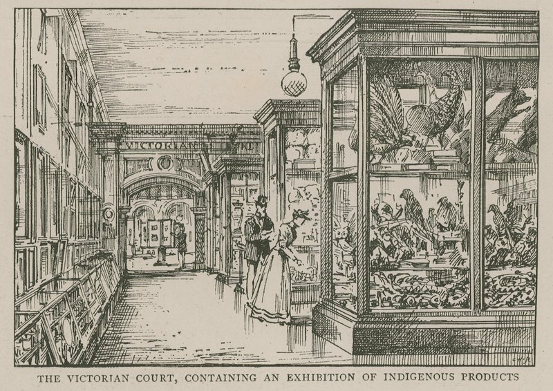 The Imperial Institute: The Victorian Court, som inneholder en utstilling av urfolksprodukter av English School