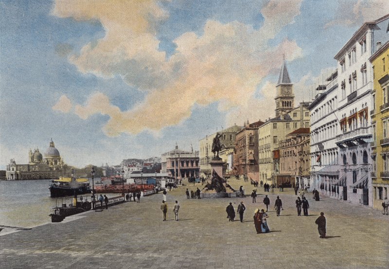 Venezia, Quai Des Esclavons, Statue av Victor-Emmanuel av European Photographer
