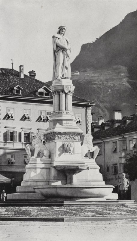Monument til Walther von der Vogelweide i Bozen (s/hvitt bilde) av European Photographer