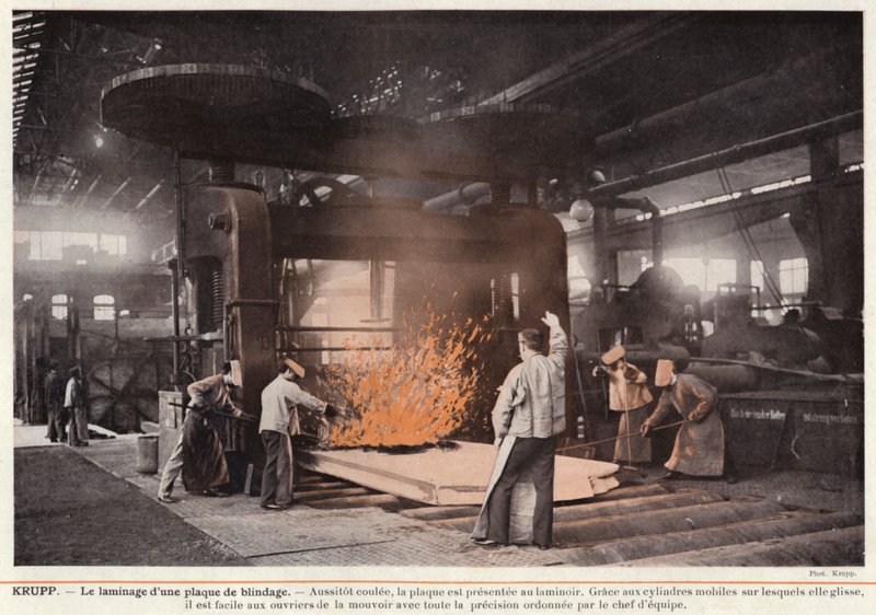 Krupp, rullen av en panserplate (s/hv-bilde) av European Photographer