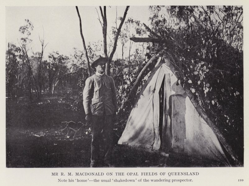 Mr RM Macdonald på Opal Fields of Queensland (s/hv-bilde) av European Photographer