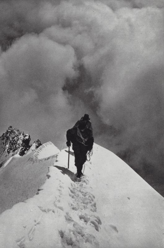 Alpene: Krysser Breithorn (s/hvitt bilde) av Francis Sydney Smythe