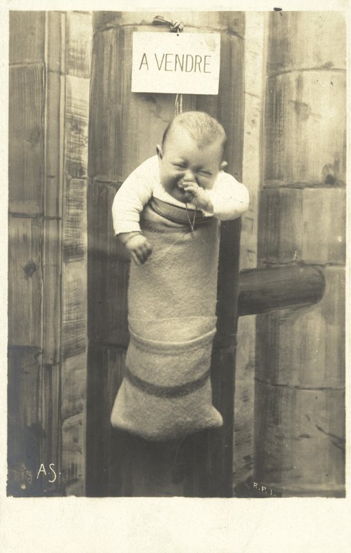 A Vendre, Baby til salgs (s/hvitt bilde) av French Photographer
