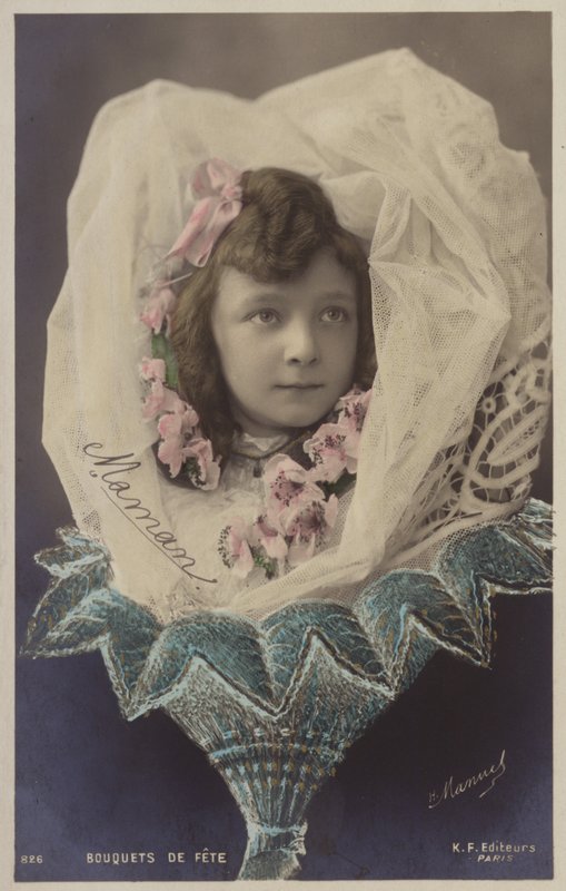 En ung jente i et slør presentert som en blomsterbukett (tonet fotokollasje) av French Photographer