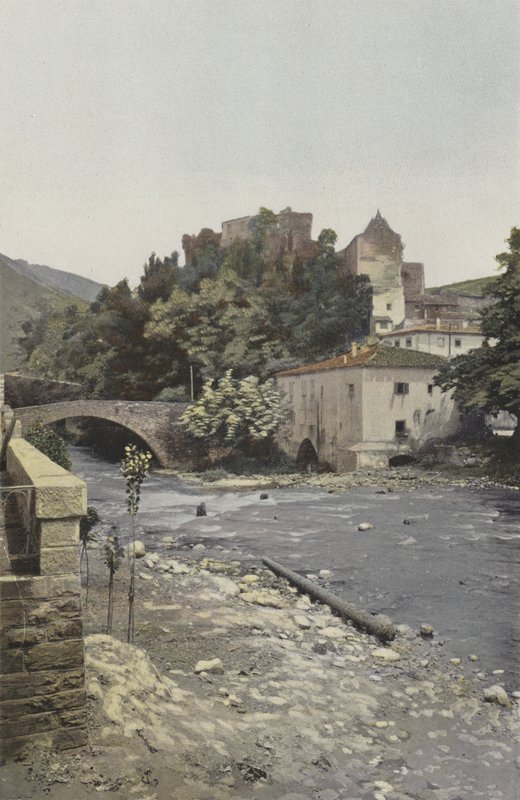 Axat, kirken og restene av det gamle slottet av French Photographer
