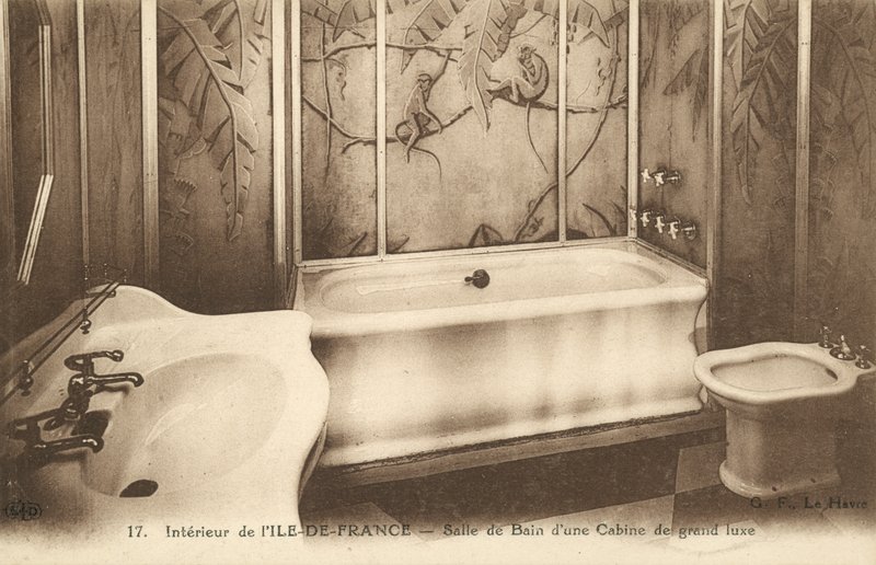 Badet i en luksushytte om bord på den franske havbåten Ile de France (s/hv-bilde) av French Photographer