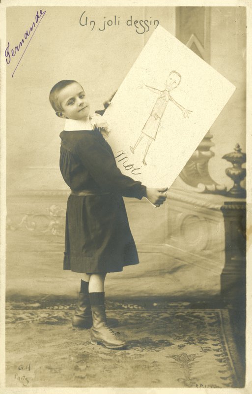 Gutt med tegning (s/hvitt bilde) av French Photographer
