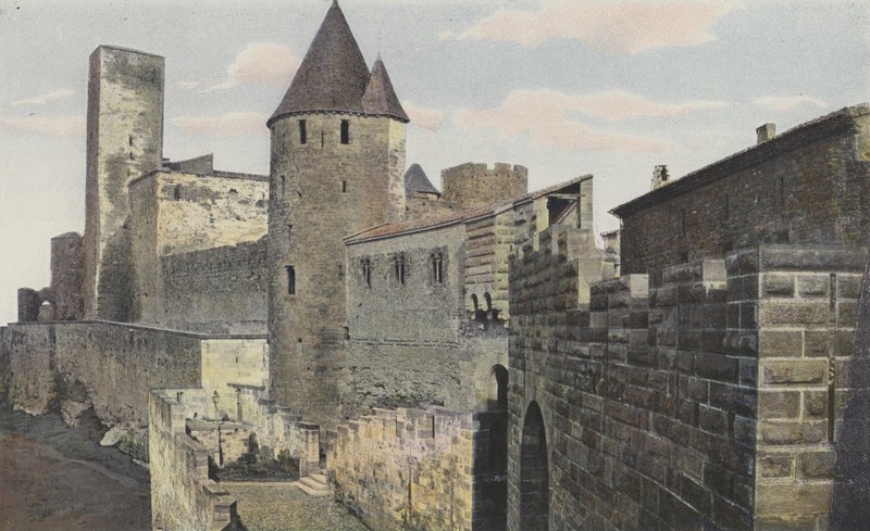 Carcassonne Cite, View O Chemin des remparts, Tower of Justice (før restaurering) av French Photographer