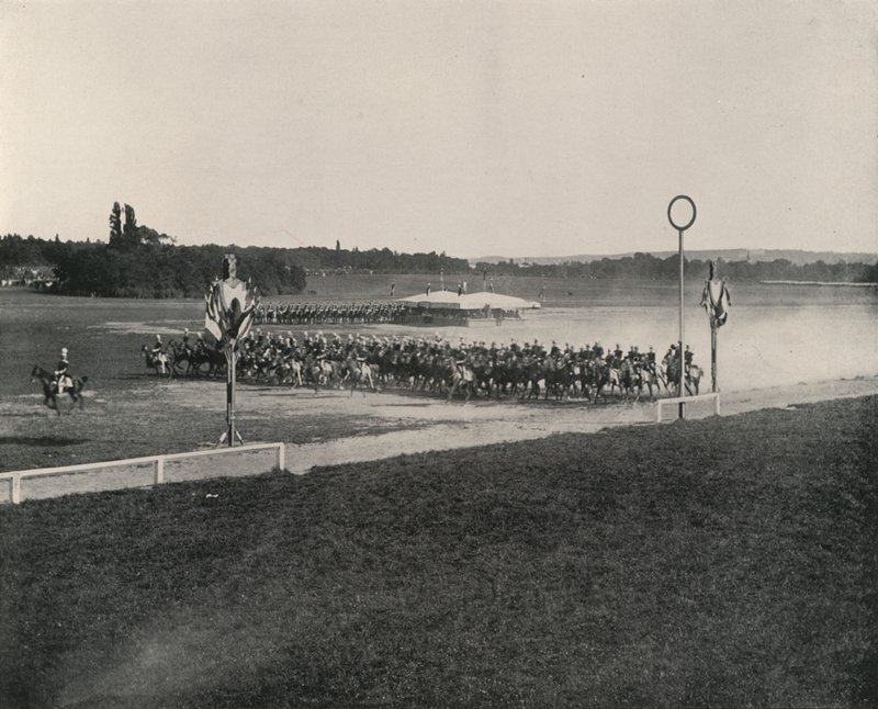 Kavalerimanøver på Longchamps (s/hv-bilde) av French Photographer