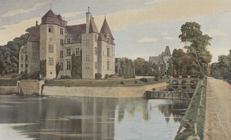Chateau De Tourlaville av French Photographer