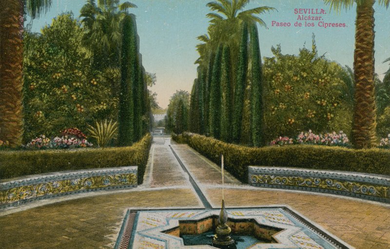 Cypress Walk, Alcazar, i Sevilla, Spania. Postkort sendt i 1913. av French Photographer