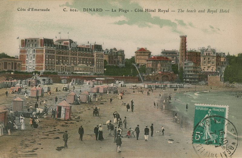 Dinard - stranden og Royal Hotel. Postkort sendt i 1913. av French Photographer