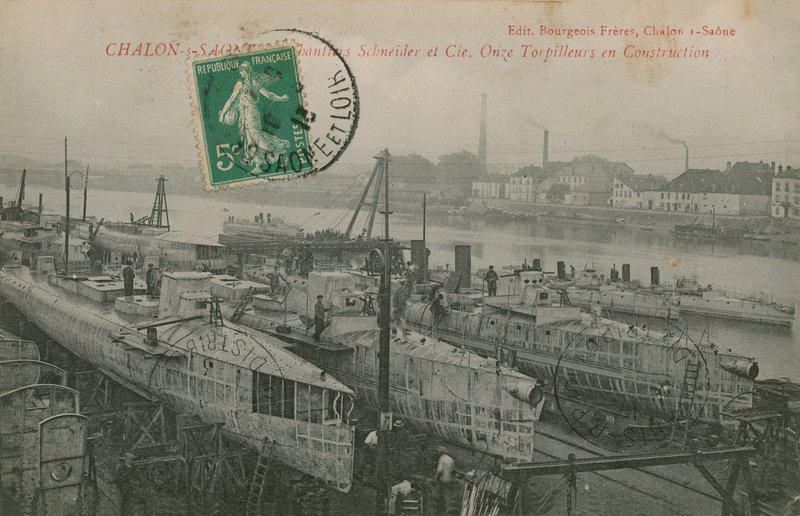 Elleve torpedobåter under bygging av Schneider og Co i Chalon-sur-Saone i Øst-Frankrike. Postkort sendt i 1913. av French Photographer