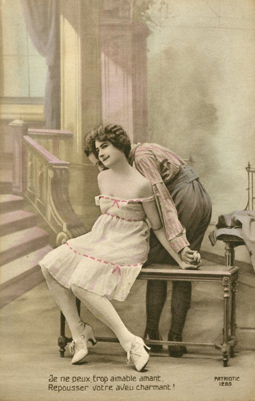 Omfavnende par (fargebilde) av French Photographer