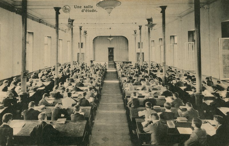 Fransk skoleklasserom. Saint-Roch, Ferrieres. Postkort sendt 25. oktober 1913. av French Photographer