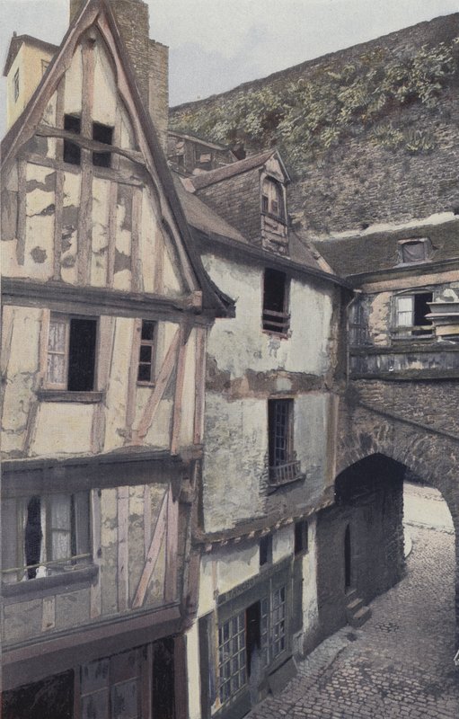 Laval, Porte Beucheresse og vicilles hus av French Photographer