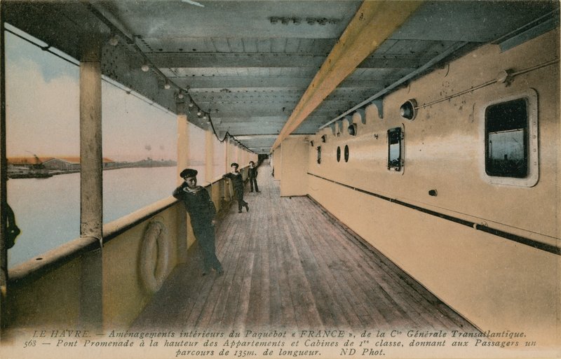 Le Havre - interiør av SS Frankrike, havskip eid av Compagnie Generale Transatlantique. Promenadedekk, med en lengde på 135 meter, på høyde med førsteklasses hytter. Postkort sendt i 1913. av French Photographer