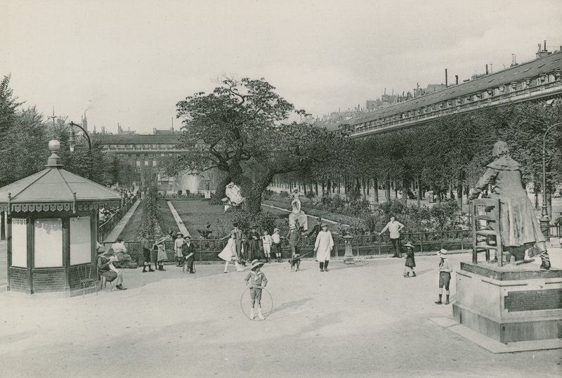 Le Jardin du Palais-Royal, Garden of Palais-Royal (fotogravyr) av French Photographer