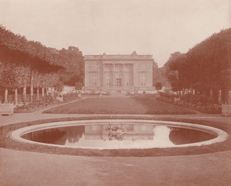 Lille Trianon, Versailles (s/hvitt-bilde) av French Photographer