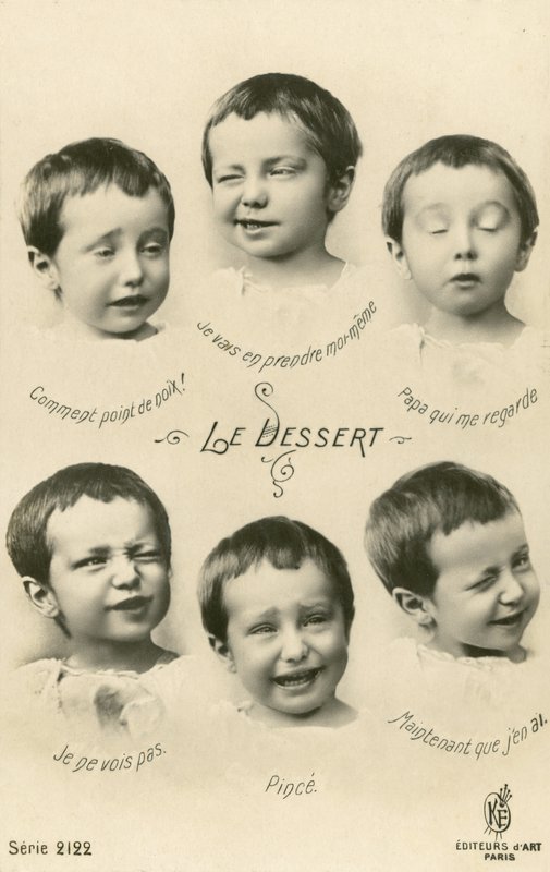 Liten gutt trekker ansikter (s/hvitt bilde) av French Photographer
