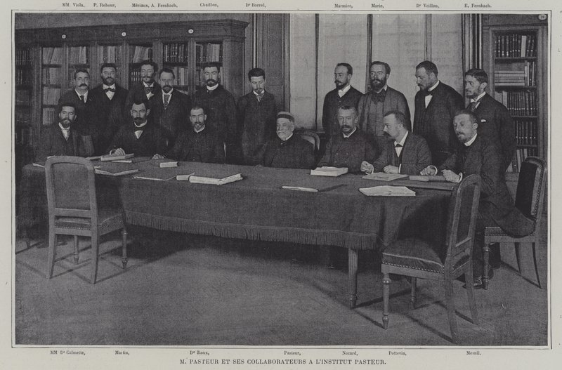 Louis Pasteur og hans samarbeidspartnere i arbeidet med en vaksine for croup ved Institut Pasteur i Paris (s/hv-bilde) av French Photographer