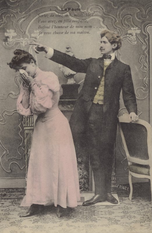 Mann sender bort sin gråtende kone (fargebilde) av French Photographer