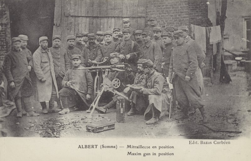 Maxim-pistol i posisjon, Albert, Somme, første verdenskrig (s/hvitt-bilde) av French Photographer