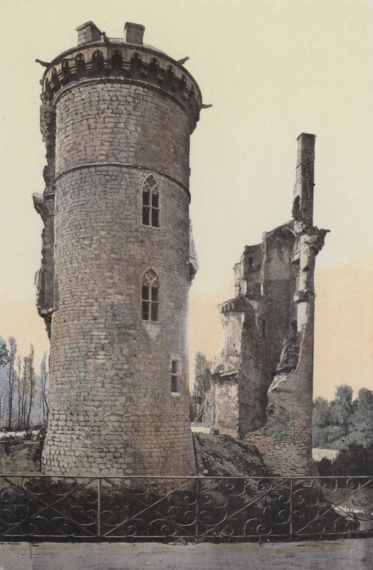 Mehun-sur-Yevre, rester av slottet, N-siden av French Photographer