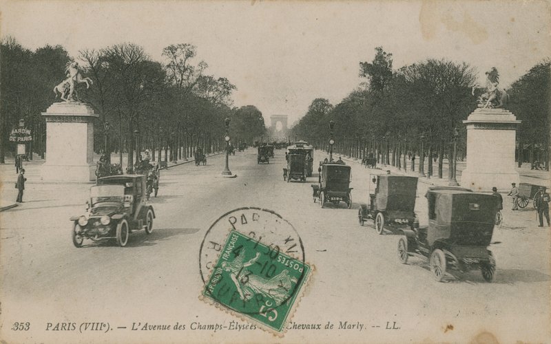 Paris - Avenue des Champs-Elysees. Postkort sendt i 1913. av French Photographer