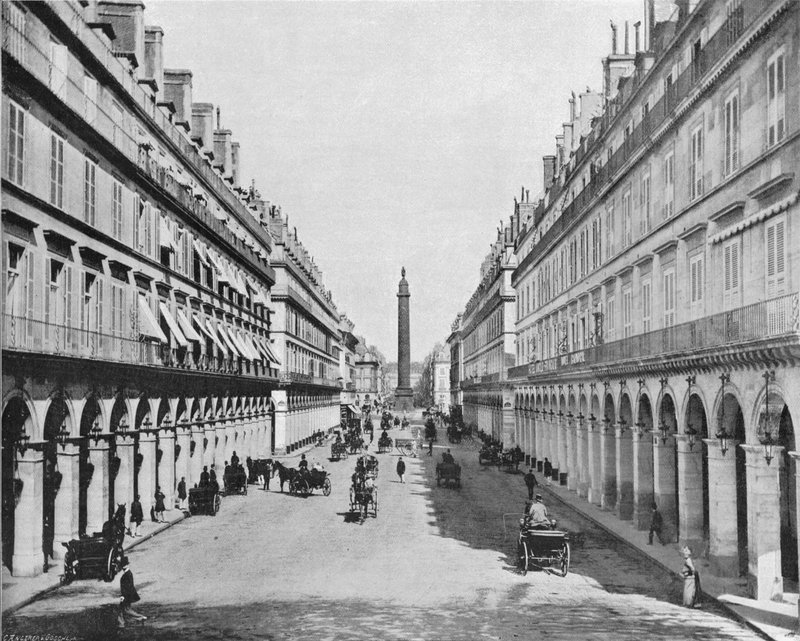 Paris - Rue Castiglione - Place Vendome (s/hvitt bilde) av French Photographer