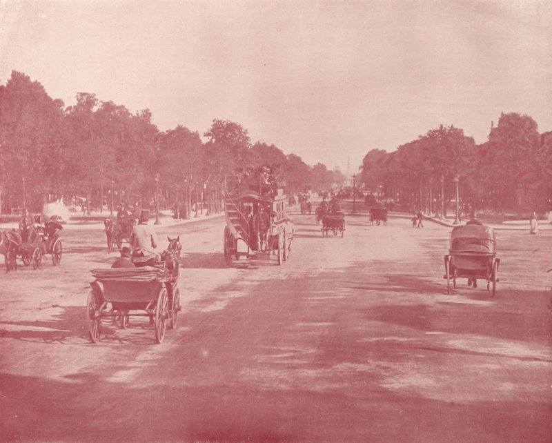 Paris: Avenue Champs Elysees (s/hvitt bilde) av French Photographer