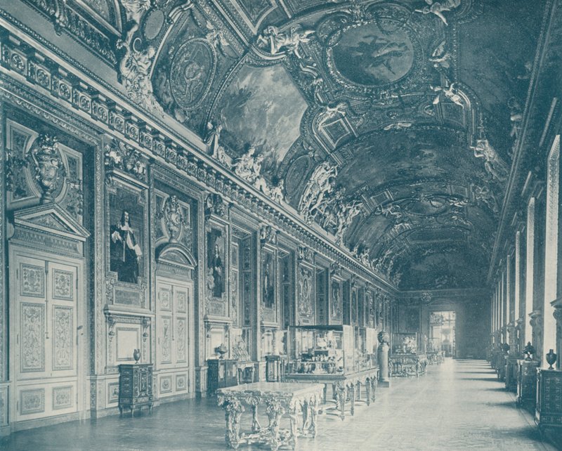 Paris: Gallery of Apollo, Louvre-museet, ser nordover (s/hv-bilde) av French Photographer