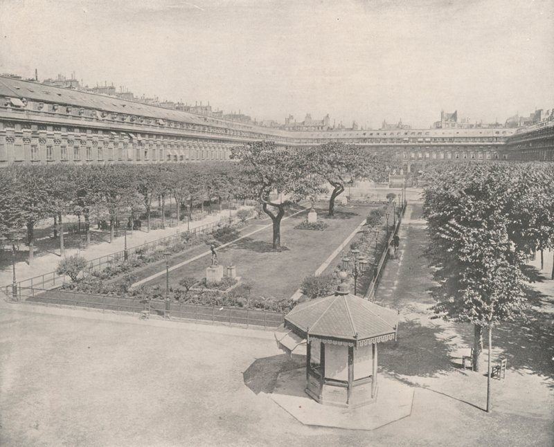 Paris: Garden of the Palais Royal (s/hvitt bilde) av French Photographer