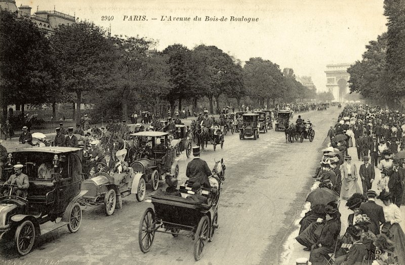Paris, Avenue Du Bois De Boulogne av French Photographer