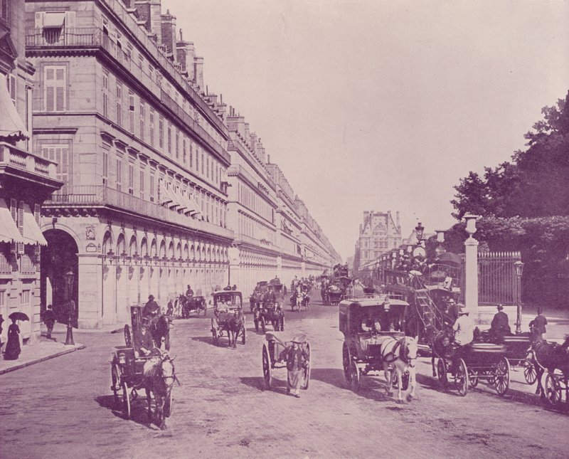 Paris: Rue de Rivoli, østover, fra Place de la Concorde (s/hvitt-bilde) av French Photographer