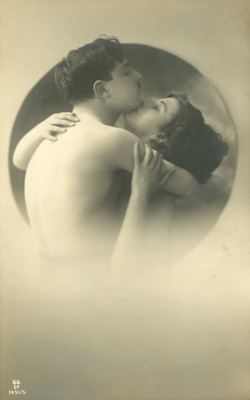 Lidenskapelig omfavnelse av French Photographer