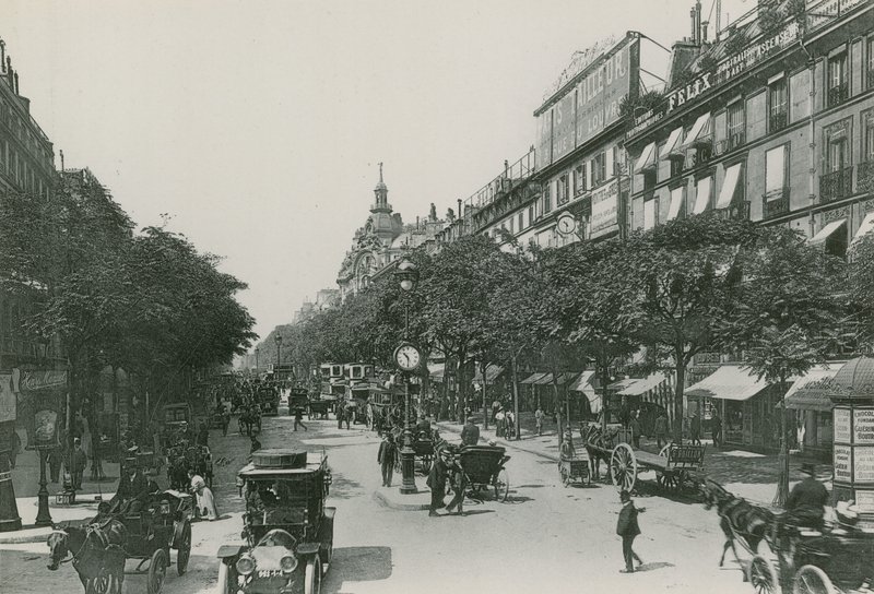 Perspektiv av Boulevard des Italiens, Boulevard of the Italians (fotogravure) av French Photographer